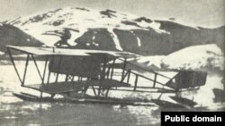 Гидросамолёт Нагурского Farman MF.11 в бухте Крестовая губа на Новой Земле. 1914 г.