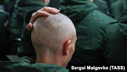 Призывник на срочную службу. Иллюстративное фото