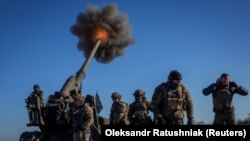 Украінская артылерыя вядзе агонь у баі пад Бахмутам, 24 студзеня 2023 