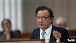 Алесь Адамовіч