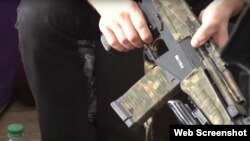 Скріншот № 2 з відео обшуку ФСБ у Дмитра Штиблікова