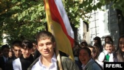 По словам руководителя спортивного ведомства Южной Осетии, есть масса людей, которые поверили в него, в основном, молодежь
