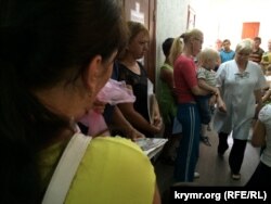 Черга в дитячій поліклініці Червоногвардійської районної лікарні. Архівне фото