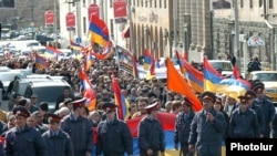 Armenia -- Thousands of opposition supporters demonstrate in Yerevan, 16 March 2010.