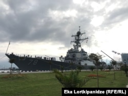 Эсминец ВМС США USS Porter в батумском порту