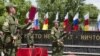 Переприсягать военным не придется – они просто подпишут служебные обязательства на период контракта, которые мало чем отличаются от присяги