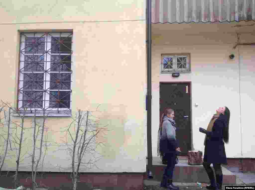 Внутри двора дома Ремеров сегодня. Здесь Милош делает первую остановку в Вильно