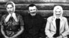 Сястра Васіля Быкава Валянціна, бацька Ўладзімір Фёдаравіч і маці Ганна Рыгораўна