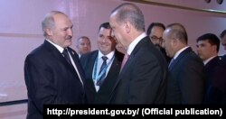 Аляксандар Лукашэнка і Рэджэп Эрдаган падчас сустрэчы ў Стамбуле. Стамбул, красавік 2016 года