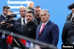 Владимир Зеленский и Виктор Орбан на саммите Европейского политического сообщества. Будапешт, 7 ноября 2024 года