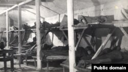 Барак у лягеры для дэпартаваных «Волголаг» у Расеі, 1940 год