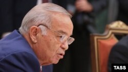 Іслам Карымаў на сустрэчы лідэраў краінаў СНД у Менску 10 кастрычніка 2014 году