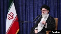 رهبر جمهوری اسلامی در سخنرانی روز چهارشنبه خود در مورد بی‌دفاع ماندن مردم ایران در برابر حملات هوایی اسرائیل هیچ توضیحی نداد