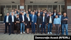Membri ai partidului Democrația Acasă (DA), la Ședința Consiliului Politic Național al formațiunii, 6 aprilie 2025