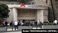 Тбилисская транспортная компания получила отсрочку сроком на месяц. Если за это время к соглашению прийти не удастся, сотрудники метрополитена обещают начать забастовку