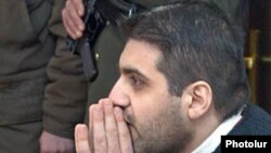 Armenia -- Arman Babajanian, editor of the pro-opposition newspaper "Zhamanak," on trial in 2006.