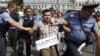 В 2011 году акции экологов в России часто заканчивались задержаниями