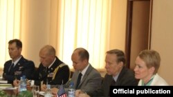 Armenia - Deputy Assistant Secretary of Defense Celeste Wallander (R) and other U.S. officials meet with Armenian Defense Minister Seyran Ohanian, 27Jun2011.