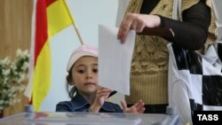 Положительный исход плебисцита будет означать переход республики в режим ожидания исторического момента, когда присоединение к России станет возможно