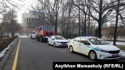 Республика алаңы маңында тұрған полиция көліктері. Алматы. 16 желтоқсан 2018 жыл. 