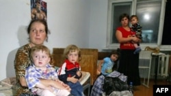 Первые беженцы появились в Северной Осетии еще в самом начале 90-х гг, после прихода к власти в Грузии Звиада Гамсахурдия