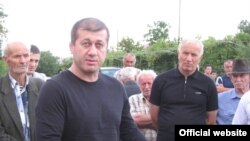 Тедеев говорит, что ожидает хороших новостей из Москвы