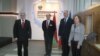 На адкрыцьці прамаўляе амбасадар Польшчы ў Беларусі Лешак Шарэпка (зьлева)