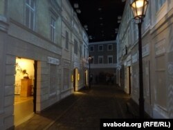 Габрэйская вуліца ў Варшаве. У кожным з будынкаў працуе асобная галерэя