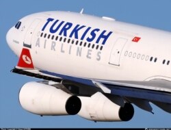 Самолет турецкой авиакомпании Turkish Airlines