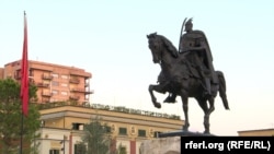 Ալբանիա - Տեսարան մայրաքաղաք Տիրանայի կենտրոնից, արխիվ