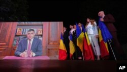 George Simion s-a adresat alegătorilor săi după anunțarea rezultelor exit-poll printr-o transmisiune online.