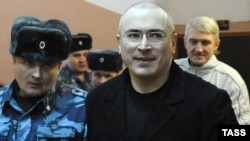 Михаил Ходорковский и Платон Лебедев в Хамовническом суде Москвы