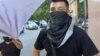 Азаттық тілшілеріне кедергі келтіргендер. Нұр-Сұлтан, 6 шілде 2019 жыл.