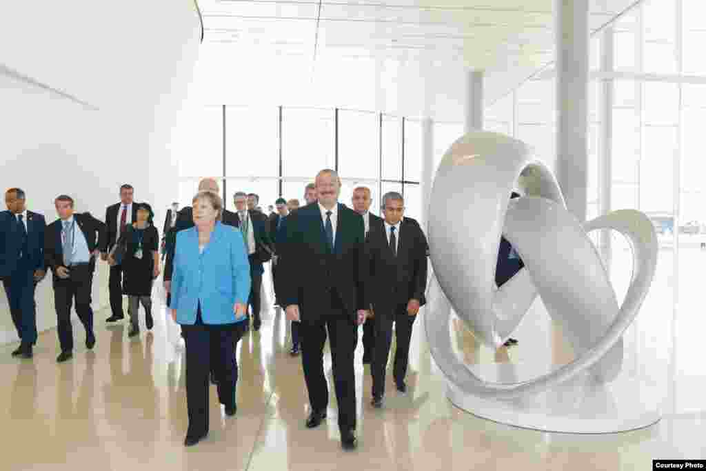 Германия канцлері Ангела Меркель мен Әзербайжан президенті Ильхам Әлиев.