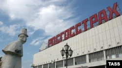 "Спорное" здание со стороны ЦДХ