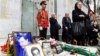 К мемориалу на площади Героев в Тбилиси сегодня приходили беженцы, ветераны войны, политики