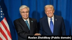 Президент Казахстана Касым-Жомарт Токаев и президент США Дональд Трамп. Фото с аккаунта в Telegram'е пресс-секретаря Токаева Руслана Желдибая