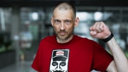 Сяргей Ціханоўскі пасьля вызваленьня. Вільня, ліпень 2025 году